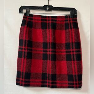 Ann Taylor Red Black Plaid Checkered Wool Skirt Size 2